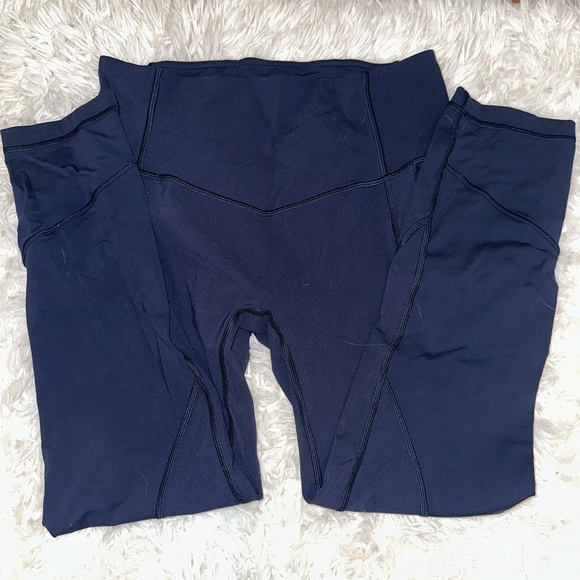 Navy lululemon leggings - Picture 2 of 4